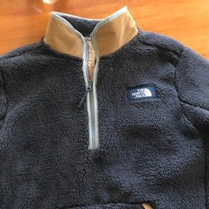 Men’s North Face pull-over
